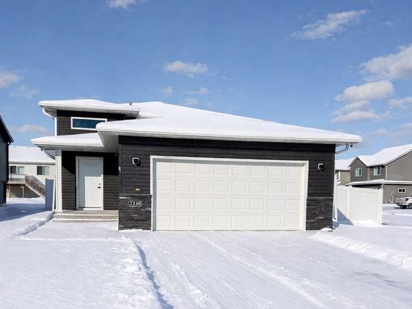 1138 46th Avenue S, Moorhead, MN 56560