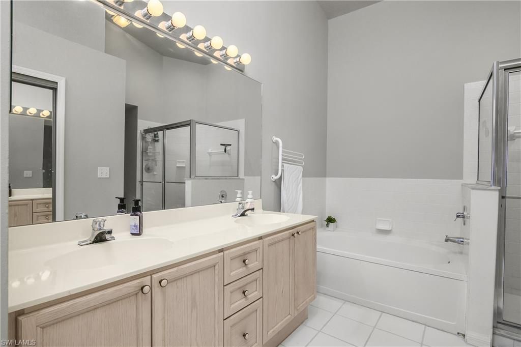 13061 Hamilton Harbour Dr, Unit R1, Naples, FL 34110 Photo