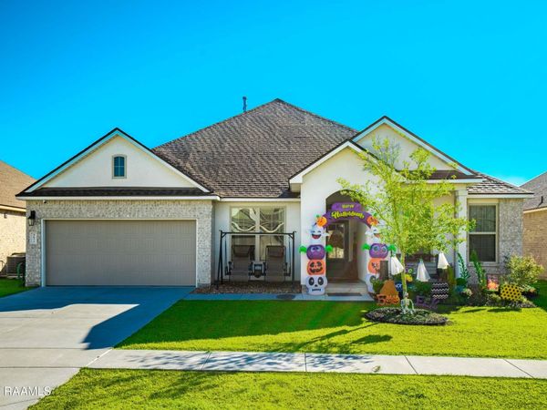 4673 W Ridge Road , Lake Charles, LA 70607