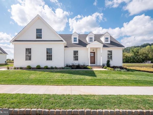 4268 STONEBRIDGE DRIVE, BETHLEHEM, PA 18015