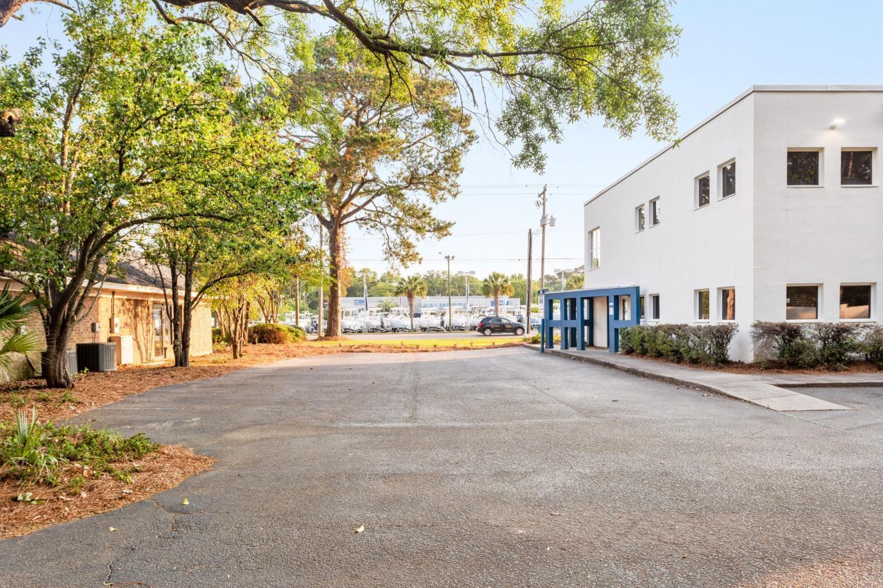 1637 Savannah Highway Photo 6