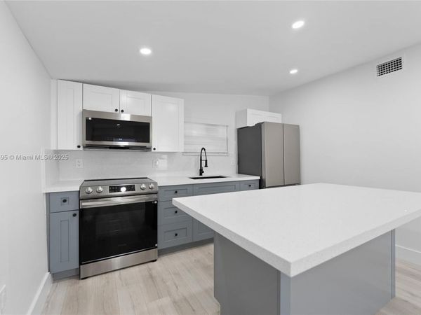 129 SW 9th Ave, Unit 2, Miami, FL 33130