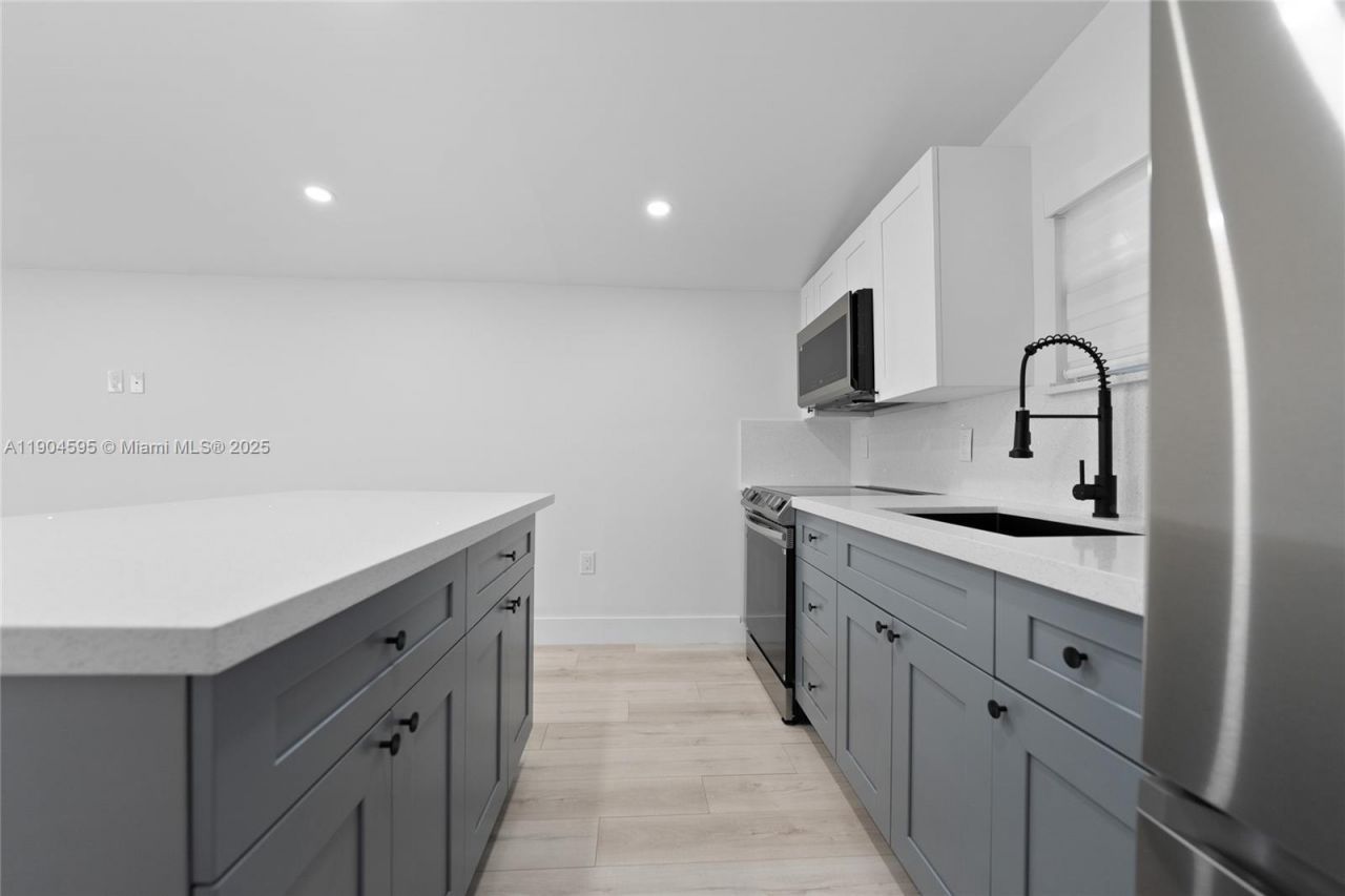 129 SW 9th Ave, Unit 2, Miami, FL 33130 Photo