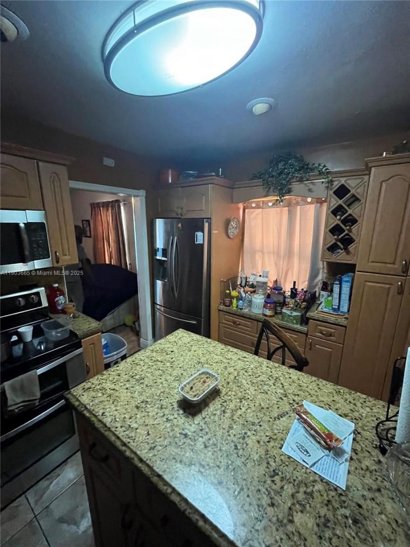 1733 NW 40th Street, Miami, FL 33142 Photo