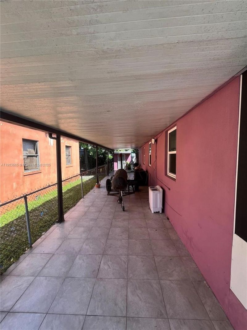 1733 NW 40th Street, Miami, FL 33142 Photo