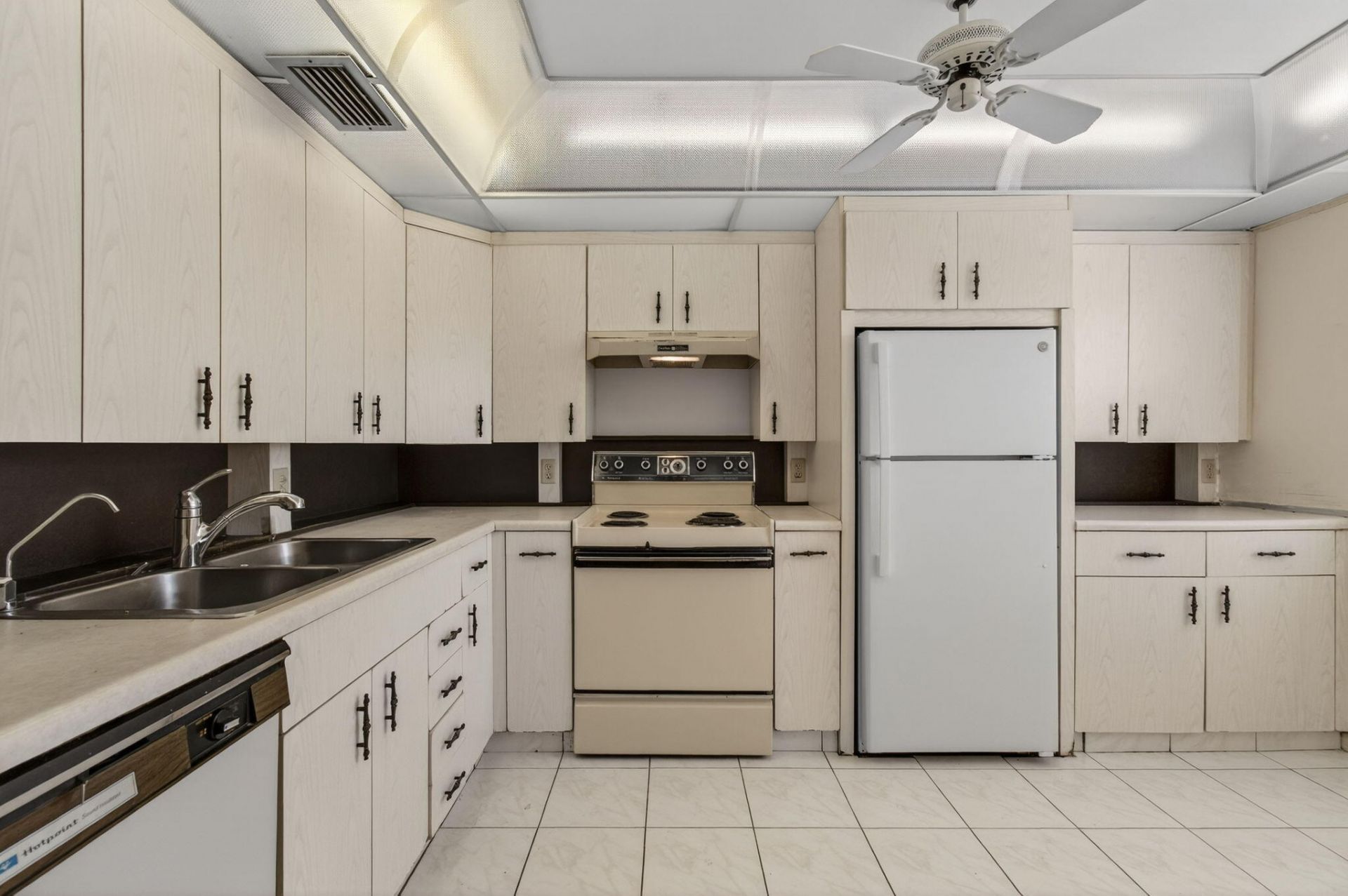 2001 Guildford A, Boca Raton, FL 33434 Photo