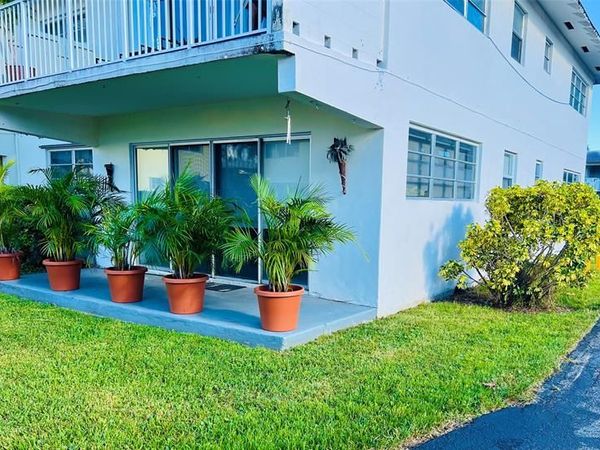 7320 SW 82nd St, Miami, FL 33143