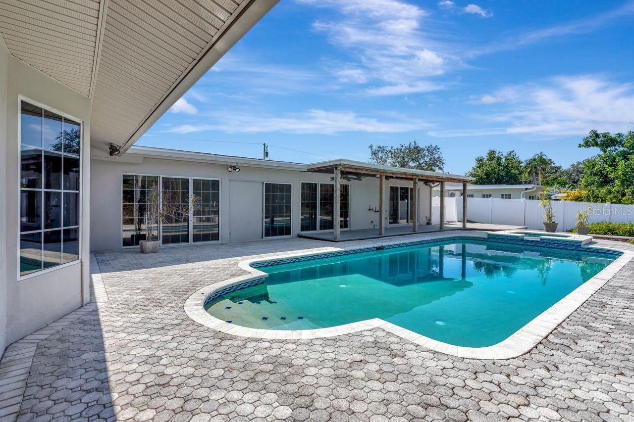 1113 45th Avenue Ne, Saint Petersburg, FL 33703 Photo