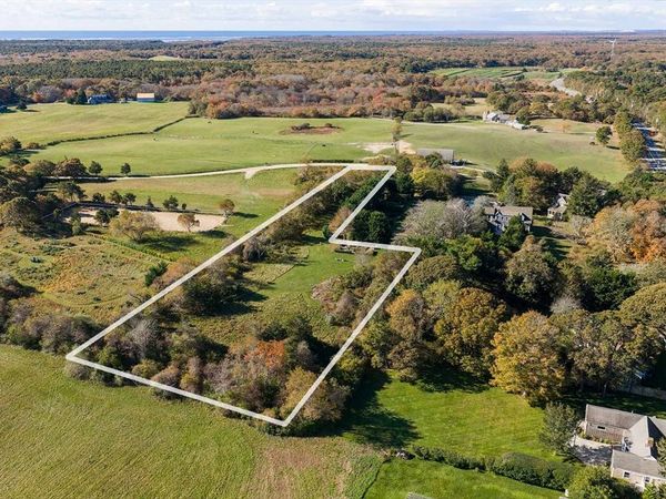 5 Louis Field, Edgartown, MA 02539