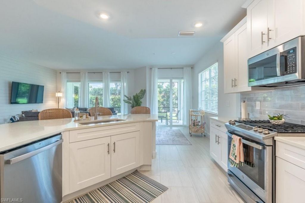 16903 Fairgrove Way, Unit 102, Naples, FL 34110 Photo