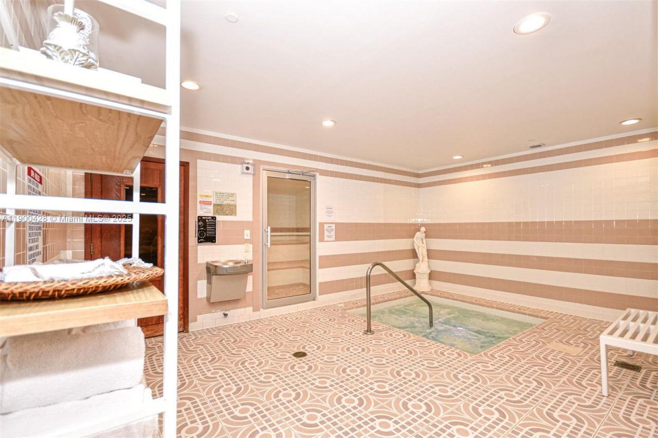 10101 Collins Ave, Unit 7D, Bal Harbour, FL 33154 Photo