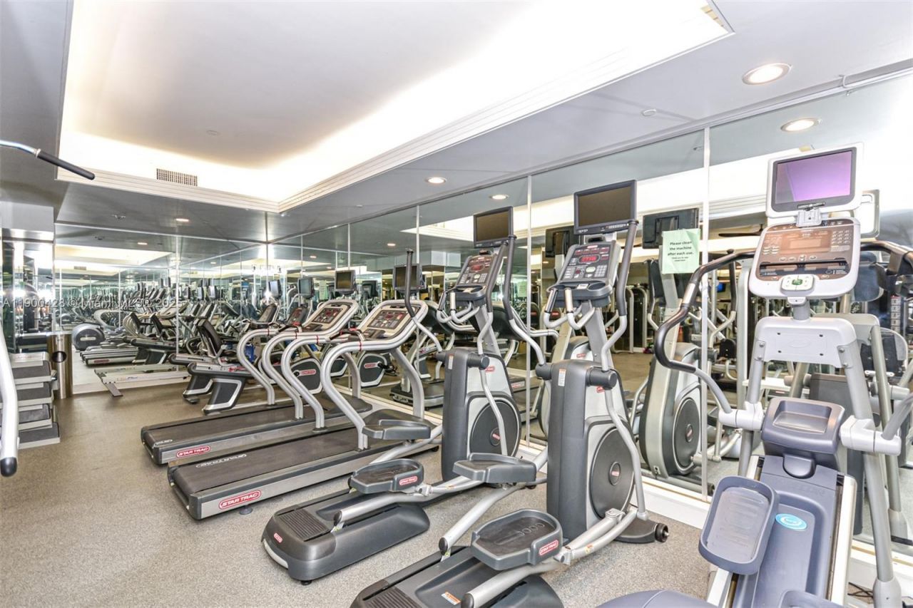 10101 Collins Ave, Unit 7D, Bal Harbour, FL 33154 Photo