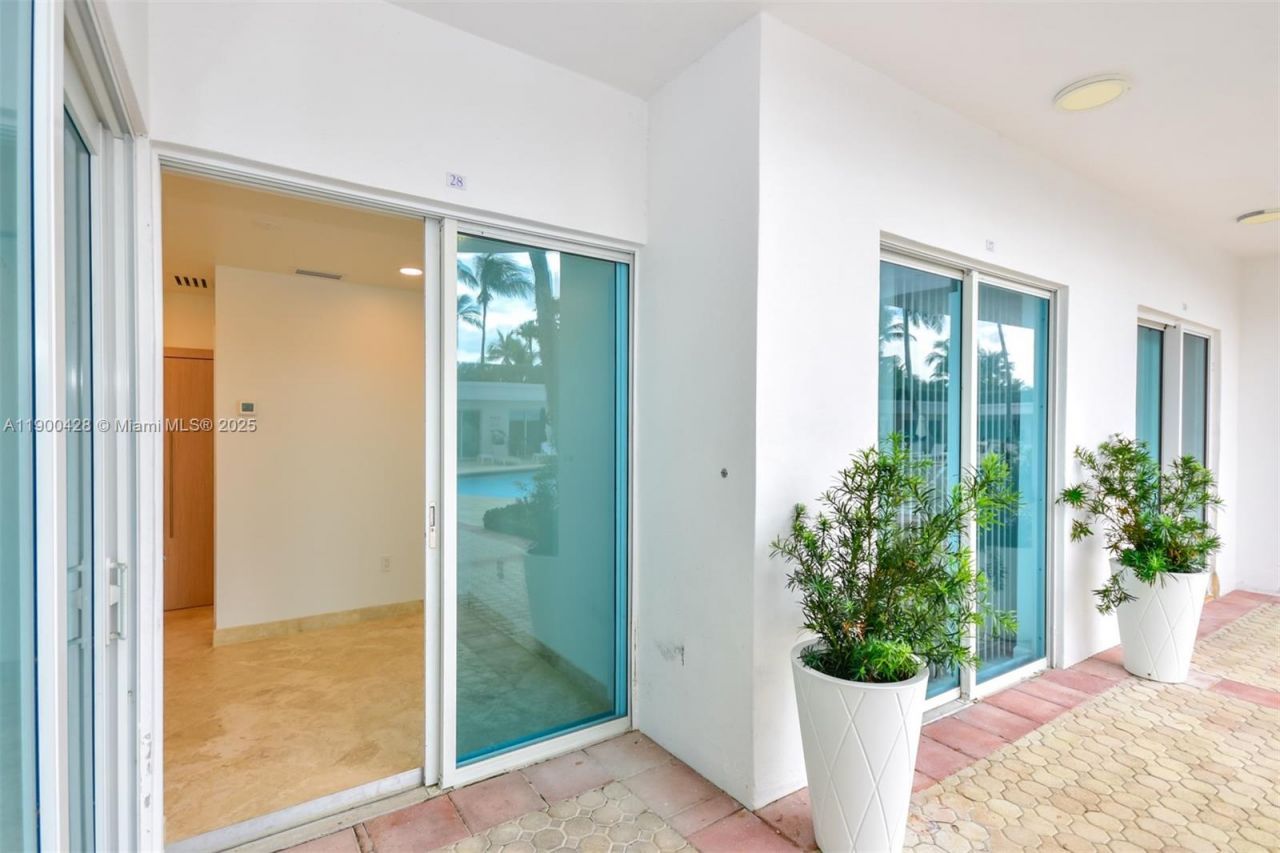 10101 Collins Ave, Unit 7D, Bal Harbour, FL 33154 Photo