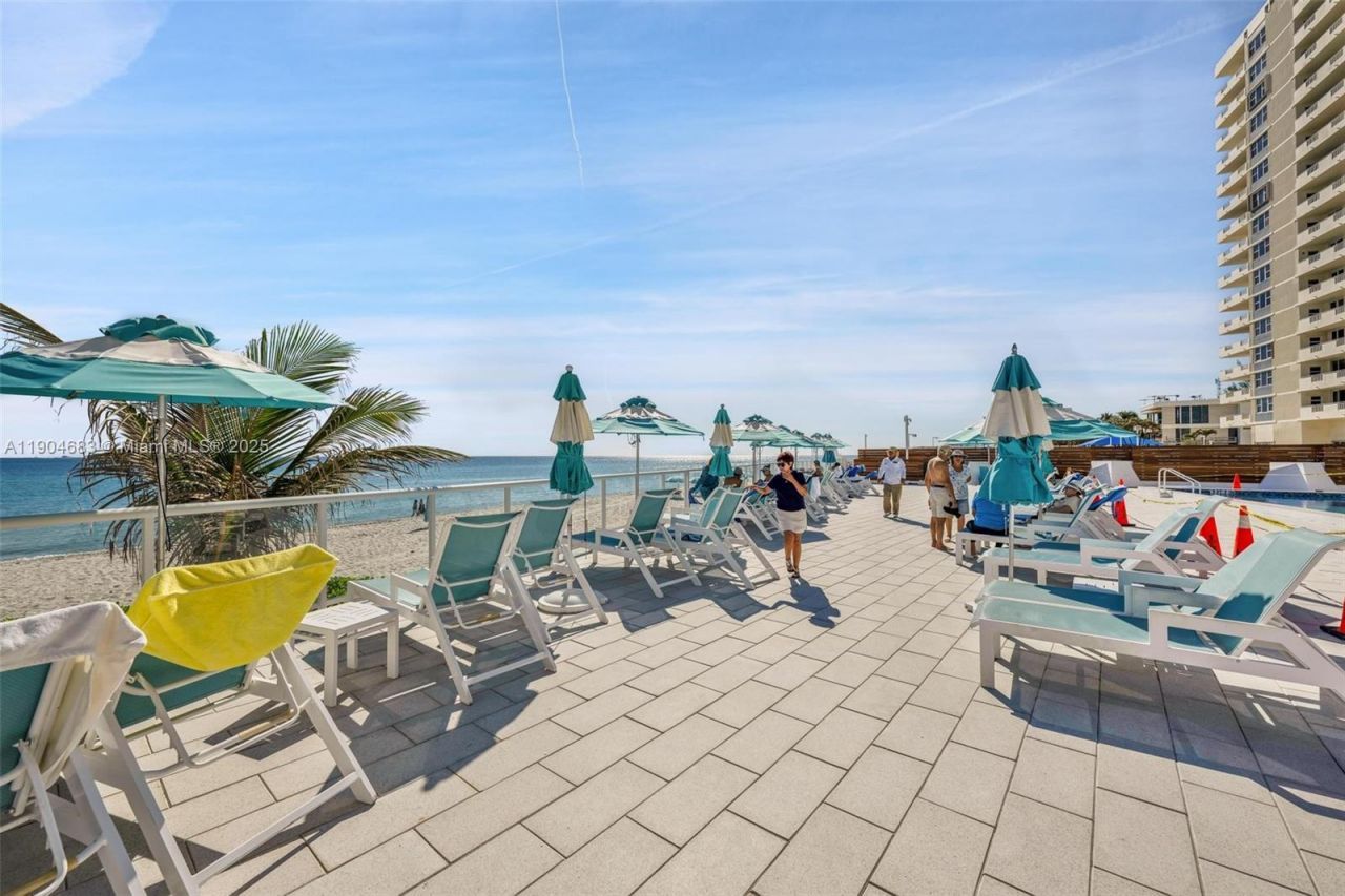 3140 S Ocean Dr, Unit 1011, Hallandale Beach, FL 33009 Photo