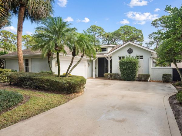 1018 Carolina Circle SW, Vero Beach, FL 32962