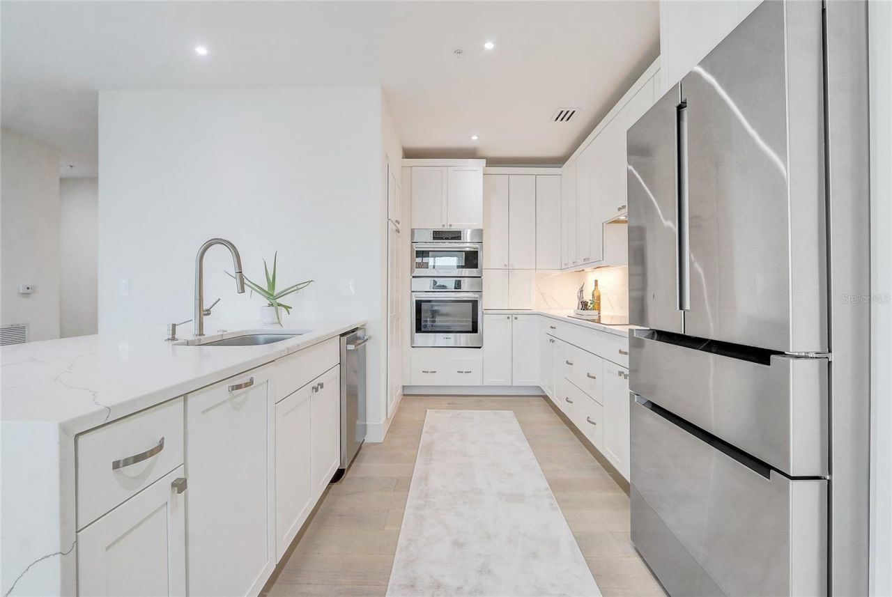 100 S Eola Drive, Unit 1614, Orlando, FL 32801 Photo