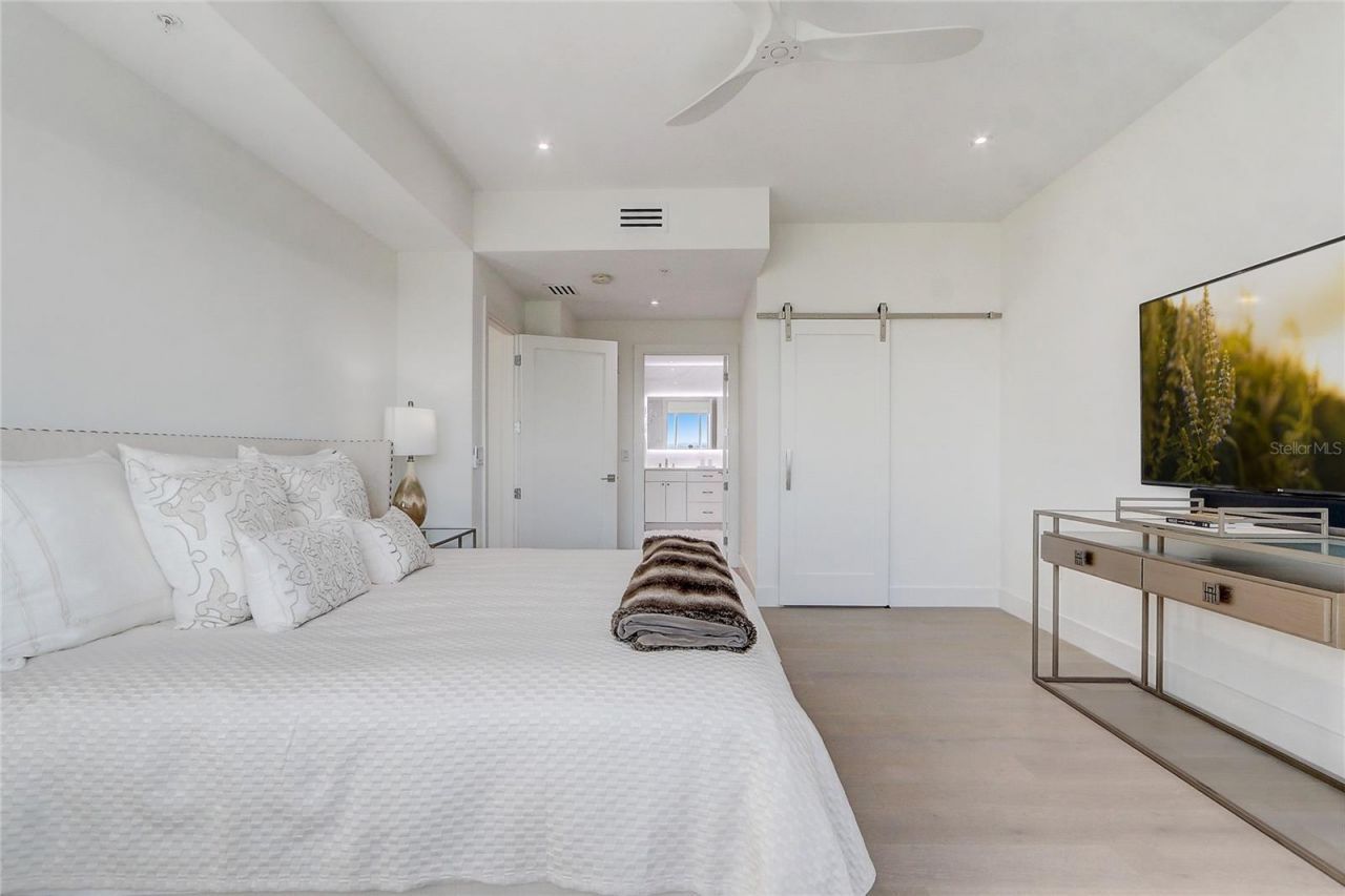 100 S Eola Drive, Unit 1614, Orlando, FL 32801 Photo