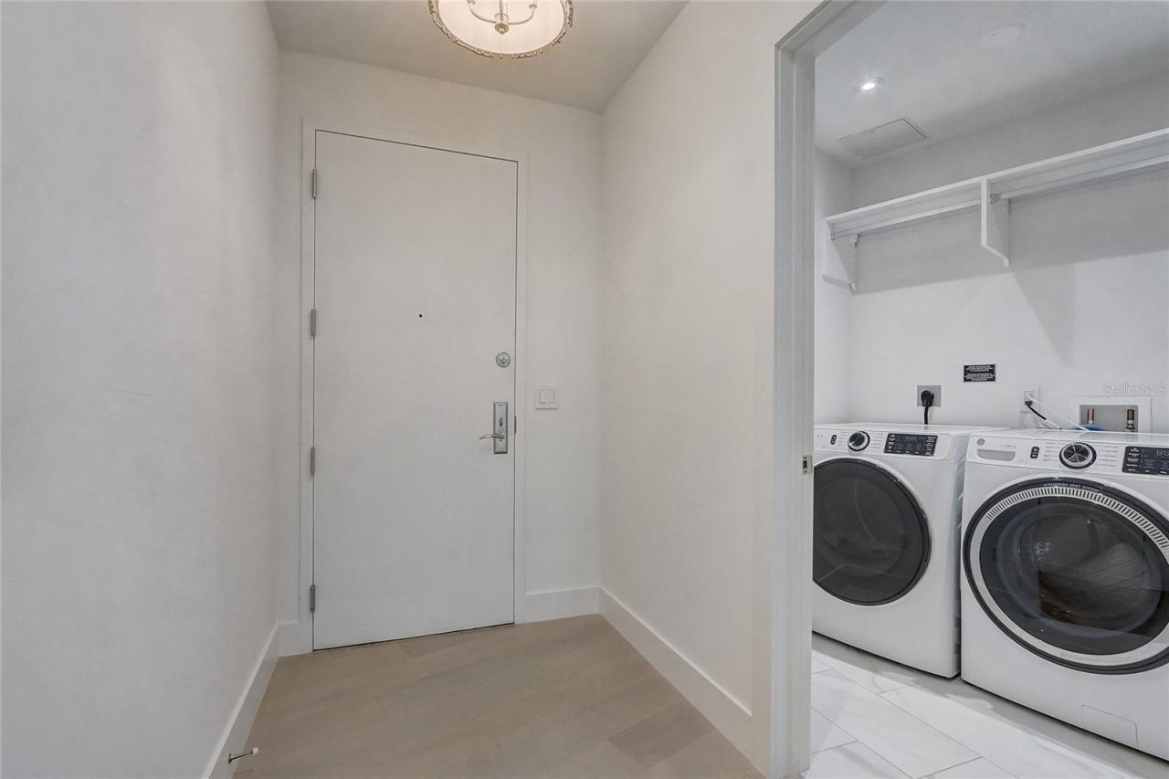 100 S Eola Drive, Unit 1614, Orlando, FL 32801 Photo