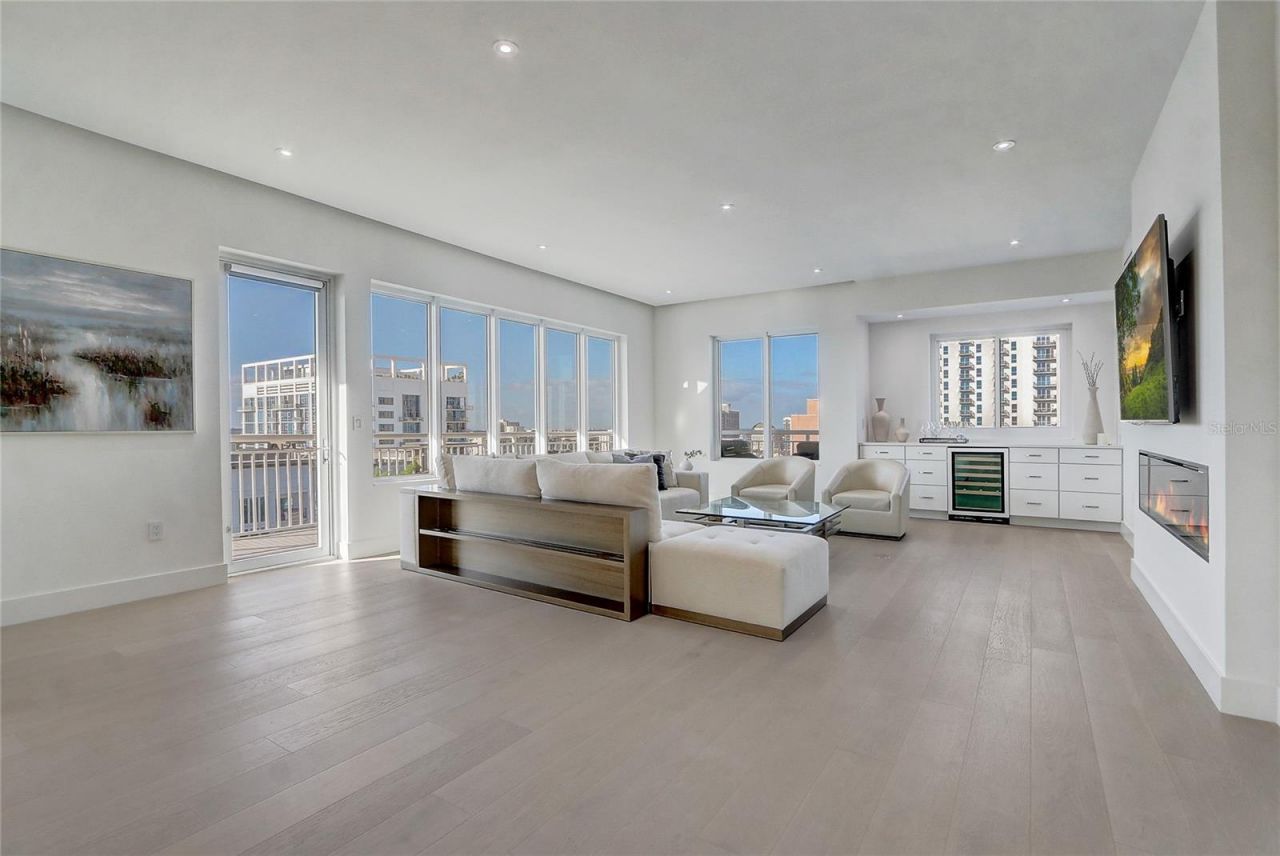 100 S Eola Drive, Unit 1614, Orlando, FL 32801 Photo