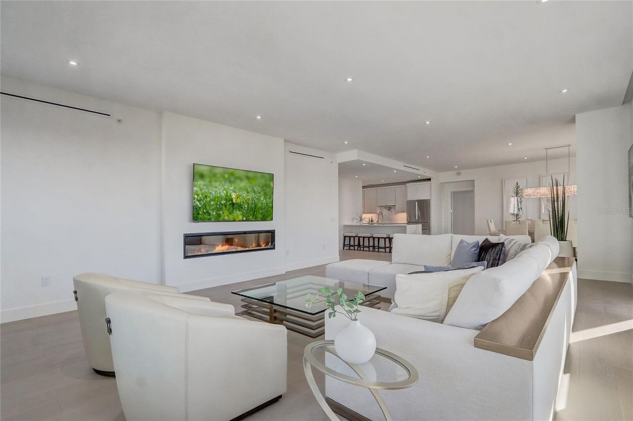 100 S Eola Drive, Unit 1614, Orlando, FL 32801 Photo