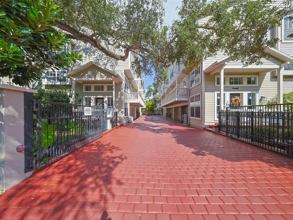 2403 W PALM DRIVE, Unit 2, TAMPA, FL 33629