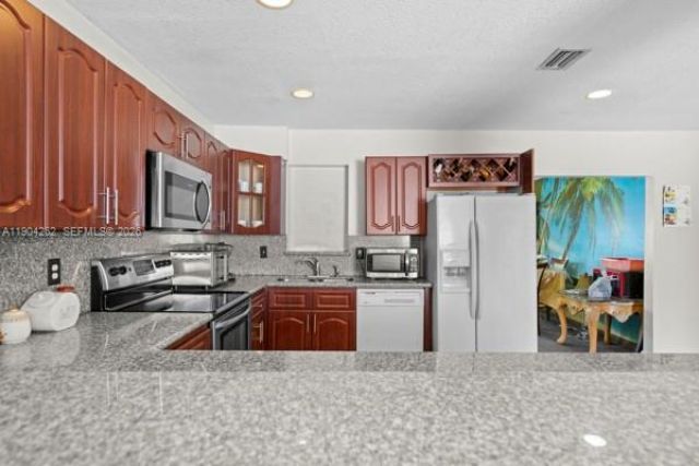 707 SE Karrigan Ter, Port Saint Lucie, FL 34983 Photo