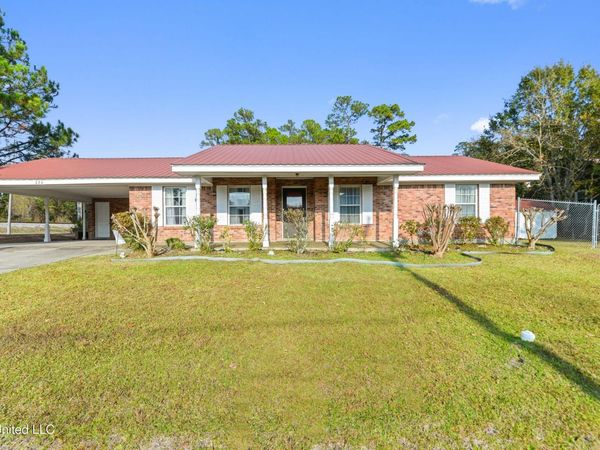 326 S Central Avenue, Waveland, MS 39576