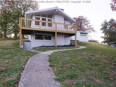 326 Skyline Drive, Charleston, WV 25302