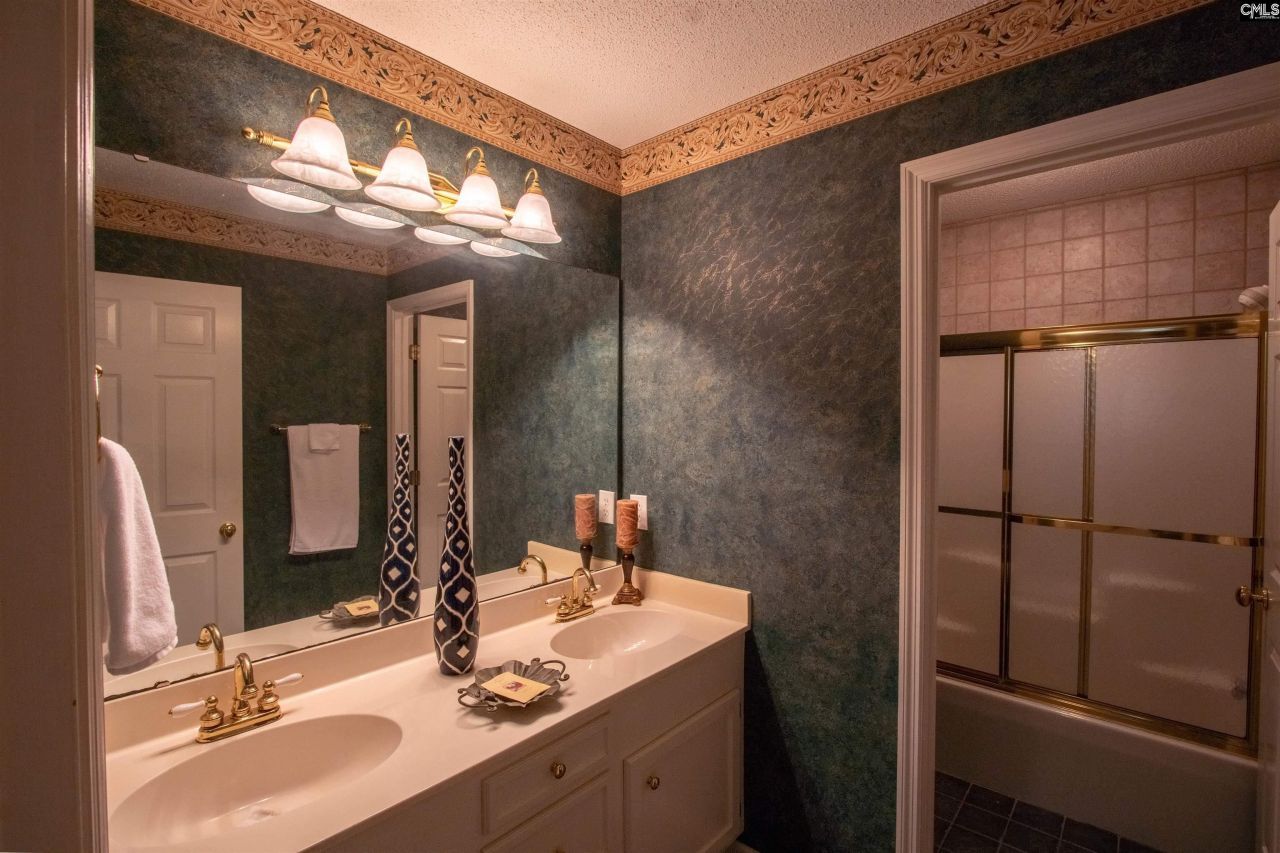 132 Forts Pond Road Photo 32