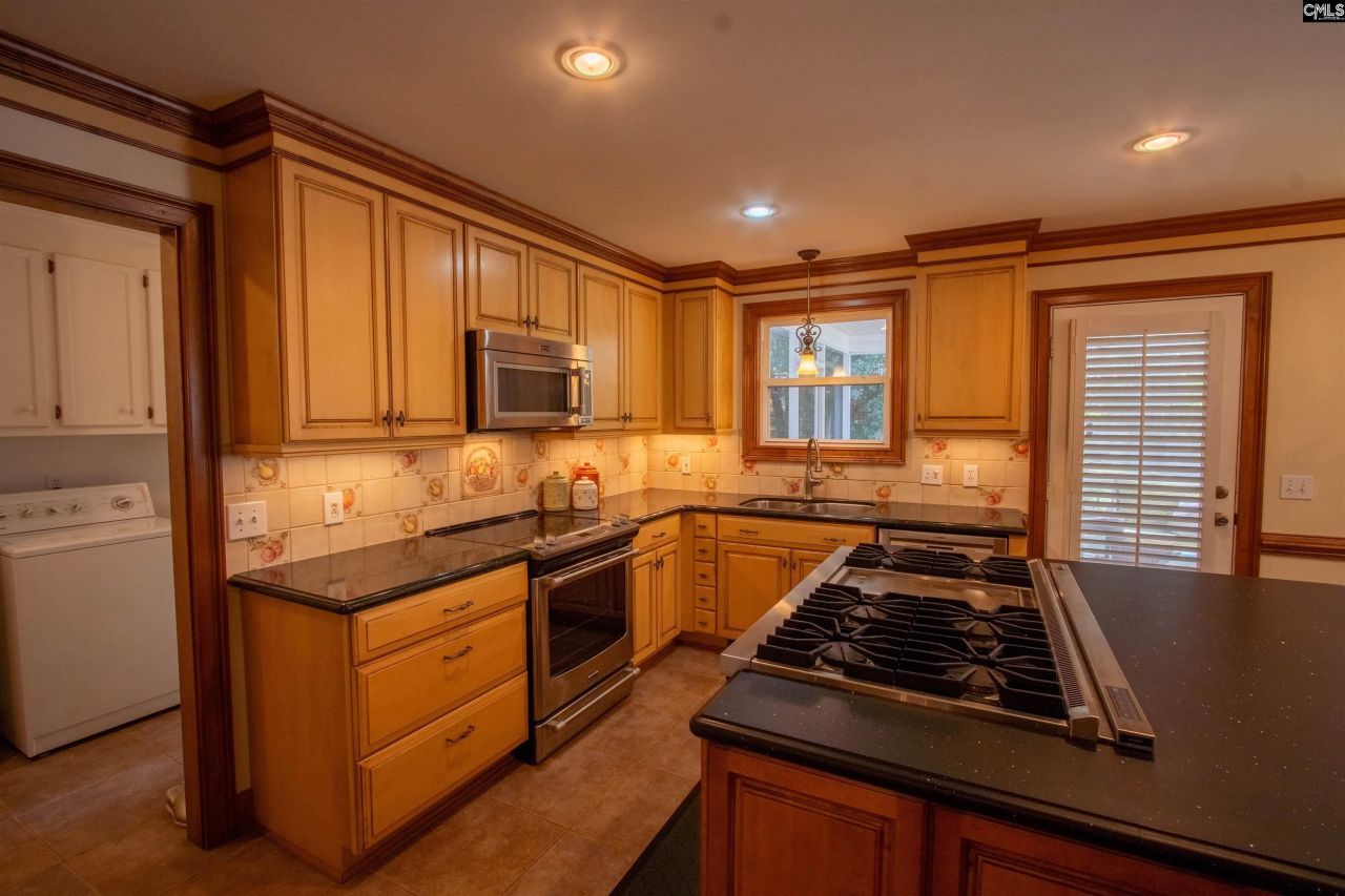 132 Forts Pond Road Photo 8