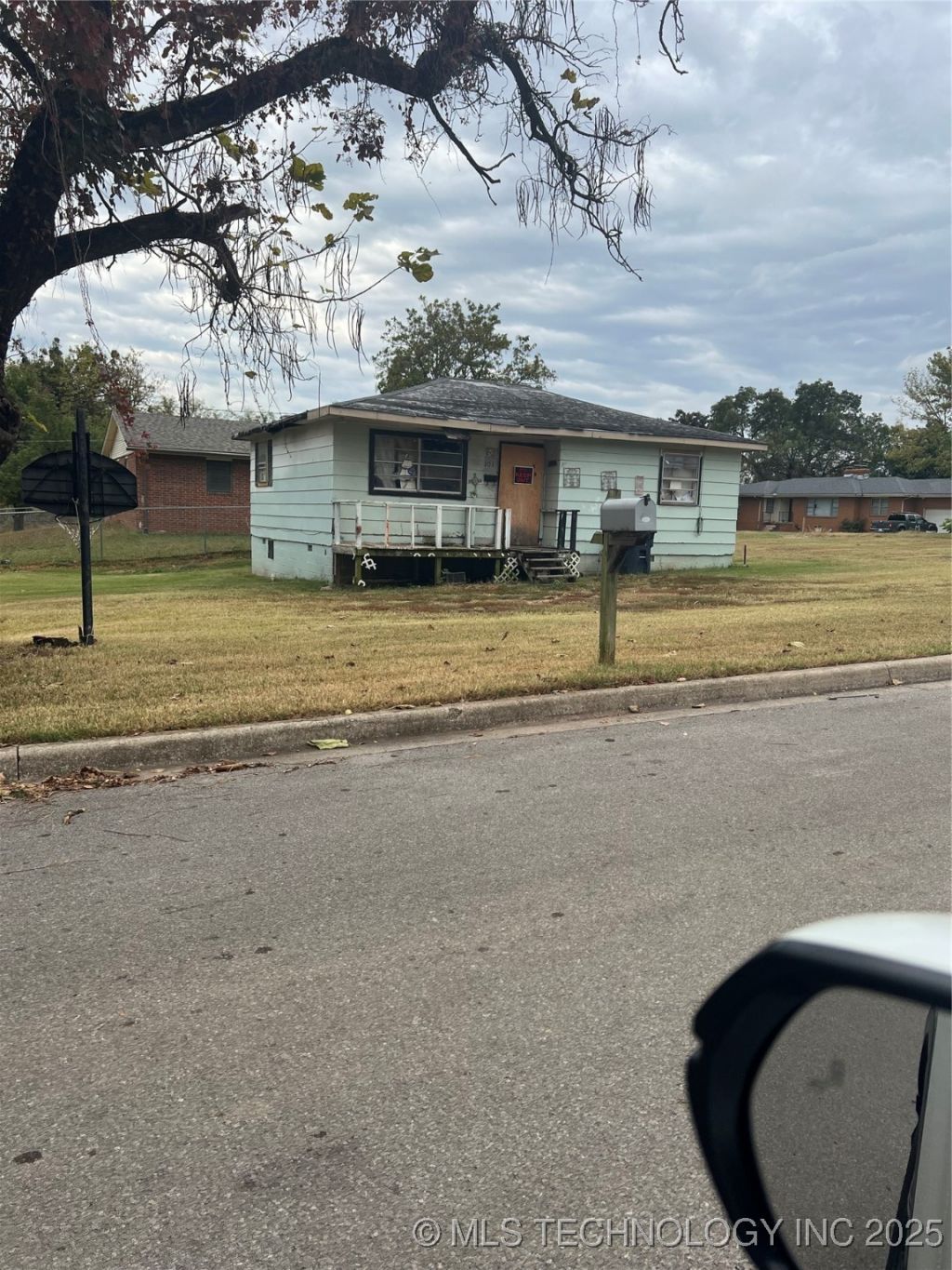 803 S Bell Avenue, Shawnee, OK 74801 Main Photo