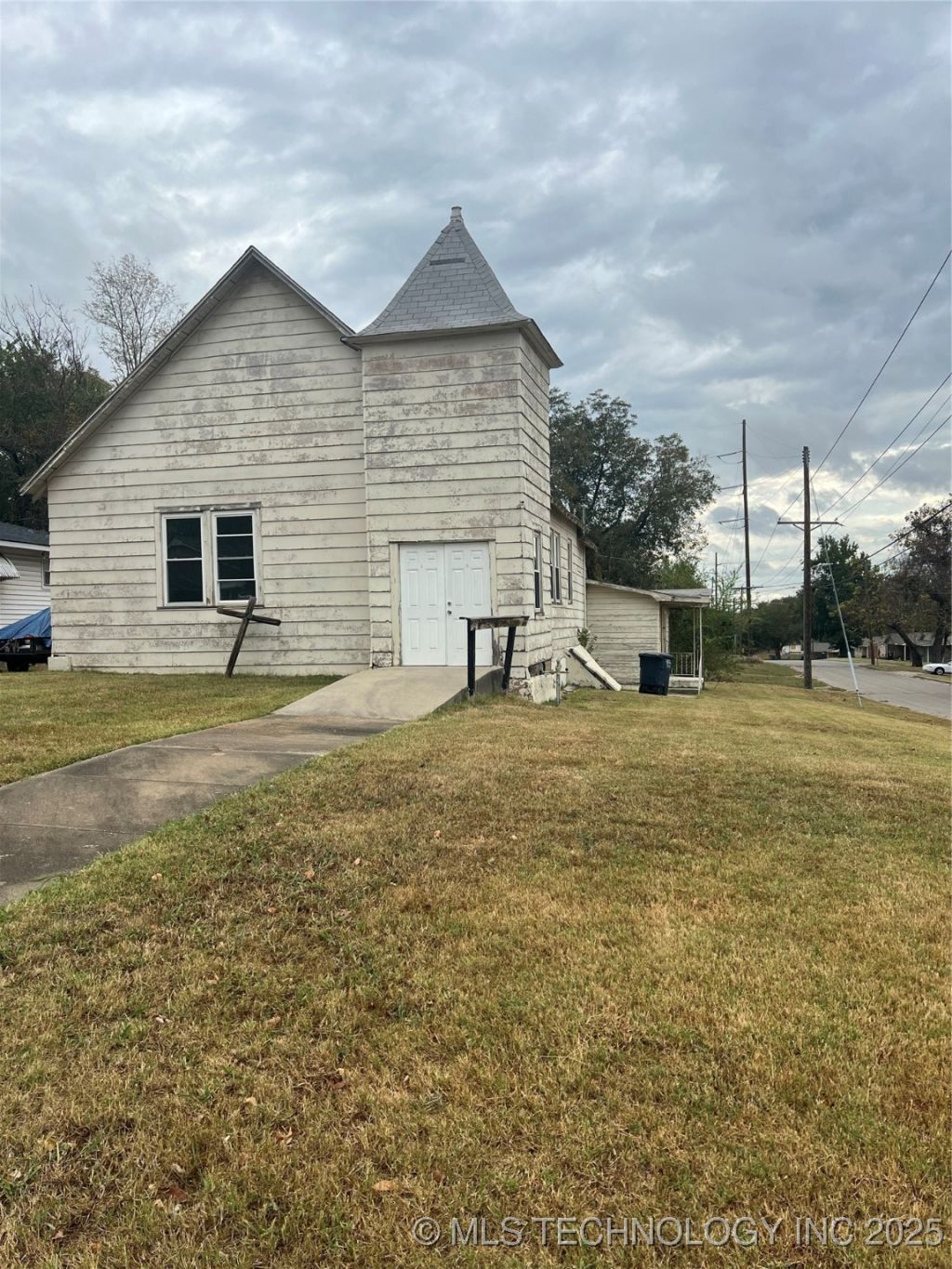 717 S Bell Avenue, Shawnee, OK 74801 Main Photo