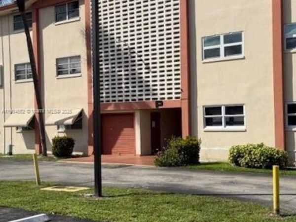 5300 Washington St, Unit P136, Hollywood, FL 33021