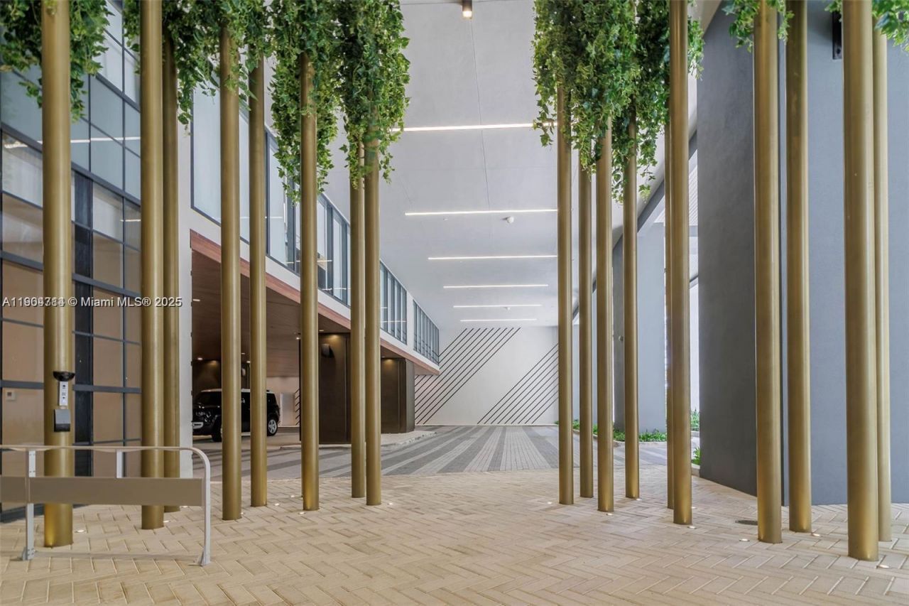 159 NE 6th St, Unit 2404, Miami, FL 33132 Photo