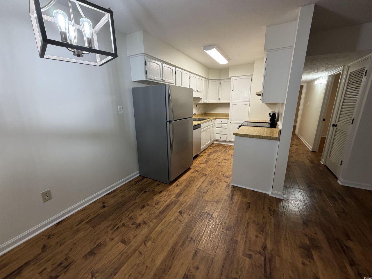 404 75th Ave N Photo 4