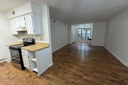 404 75th Ave N photo 4