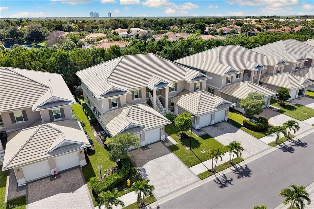 238 Indies Dr E, Unit 201, Naples, FL 34114 Photo