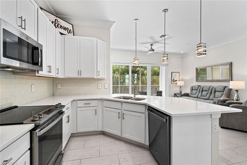 238 Indies Dr E, Unit 201, Naples, FL 34114 Photo
