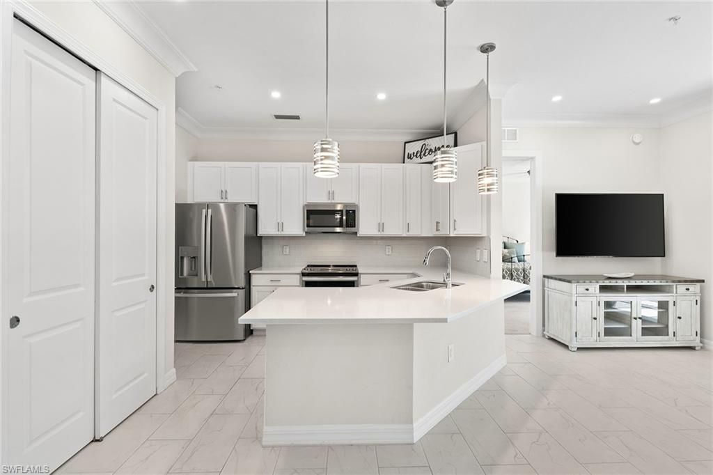 238 Indies Dr E, Unit 201, Naples, FL 34114 Photo