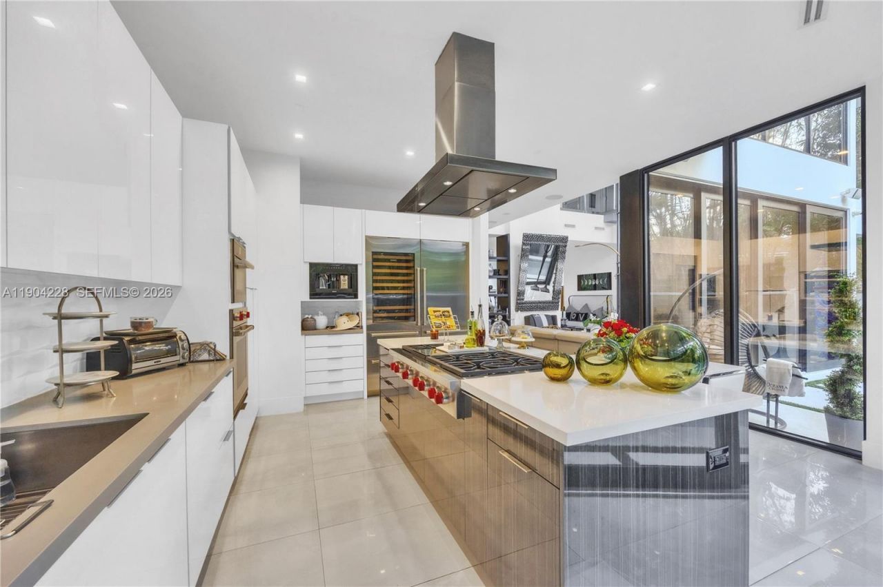 3764 Carmen Ct, Miami, FL 33133 Photo