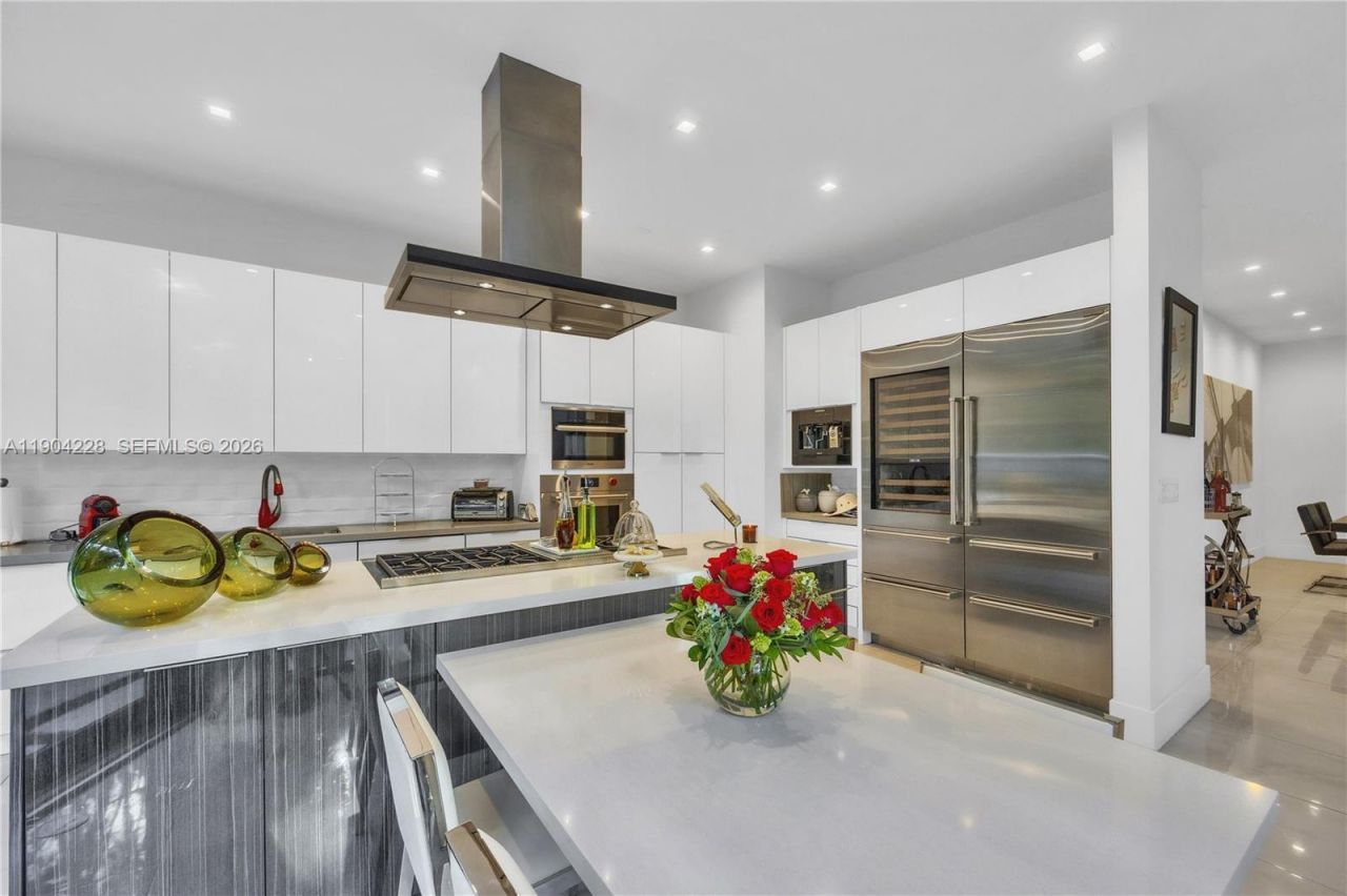 3764 Carmen Ct, Miami, FL 33133 Photo