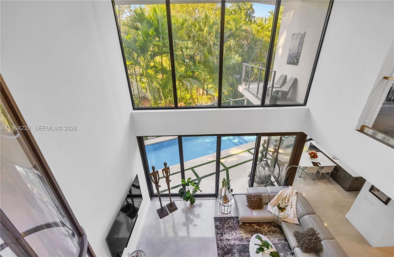 3764 Carmen Ct, Miami, FL 33133 Photo