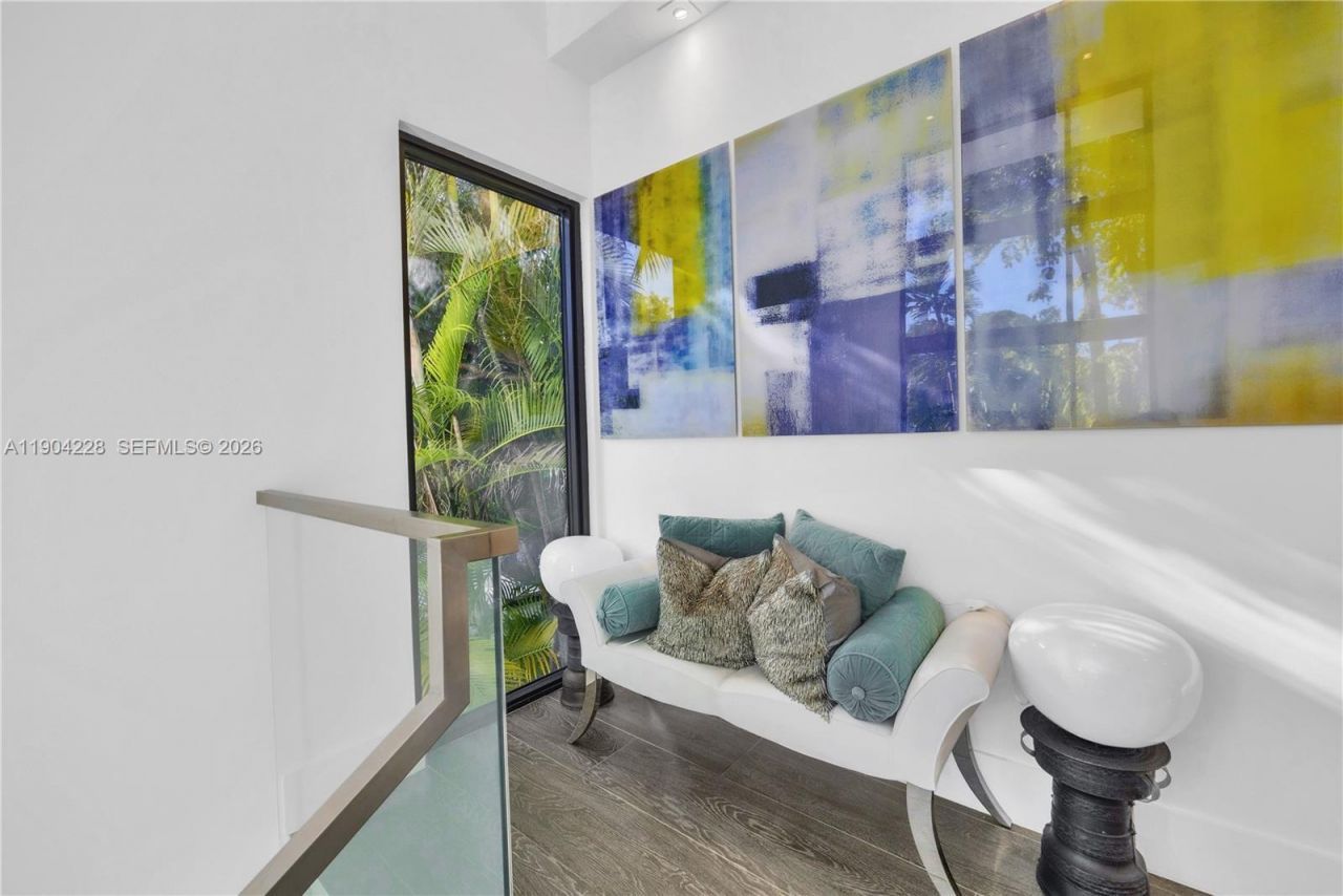 3764 Carmen Ct, Miami, FL 33133 Photo