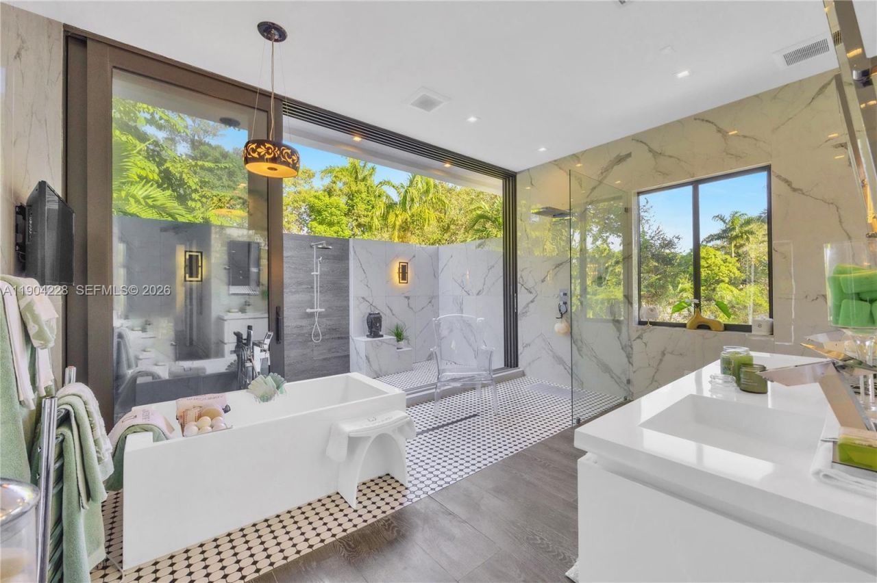 3764 Carmen Ct, Miami, FL 33133 Photo