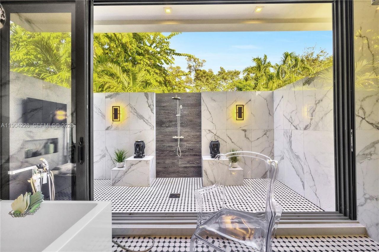 3764 Carmen Ct, Miami, FL 33133 Photo