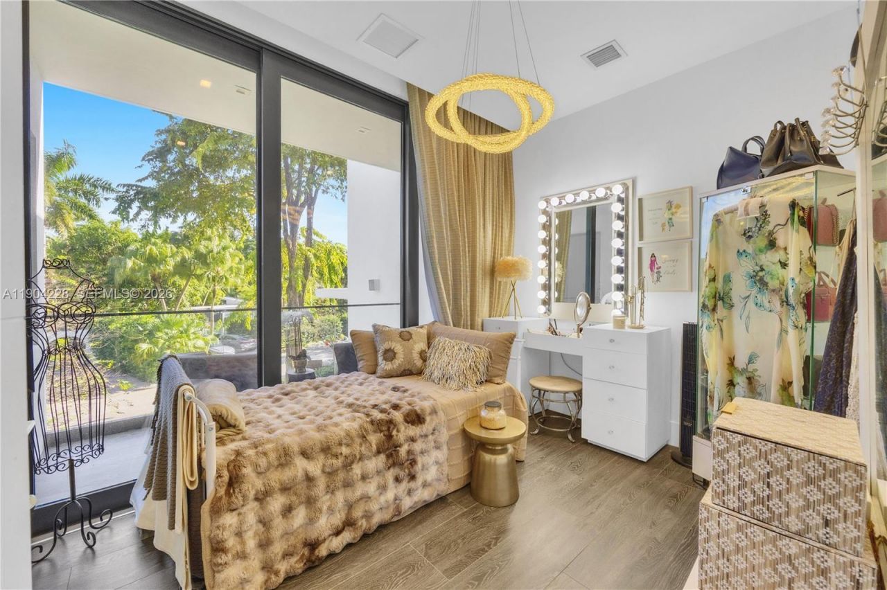 3764 Carmen Ct, Miami, FL 33133 Photo