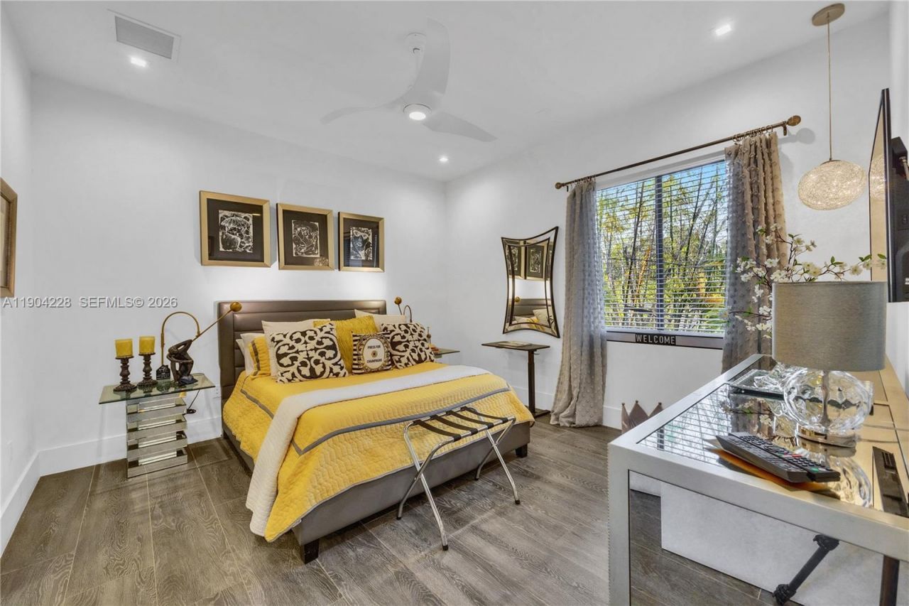 3764 Carmen Ct, Miami, FL 33133 Photo