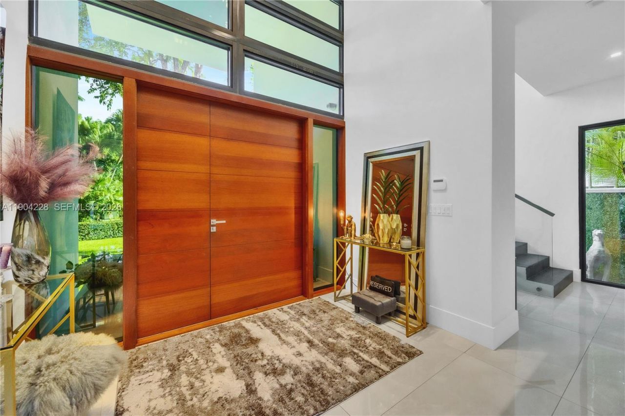 3764 Carmen Ct, Miami, FL 33133 Photo