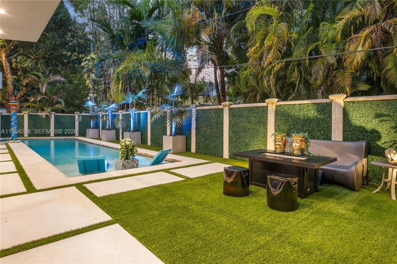 3764 Carmen Ct, Miami, FL 33133 Photo