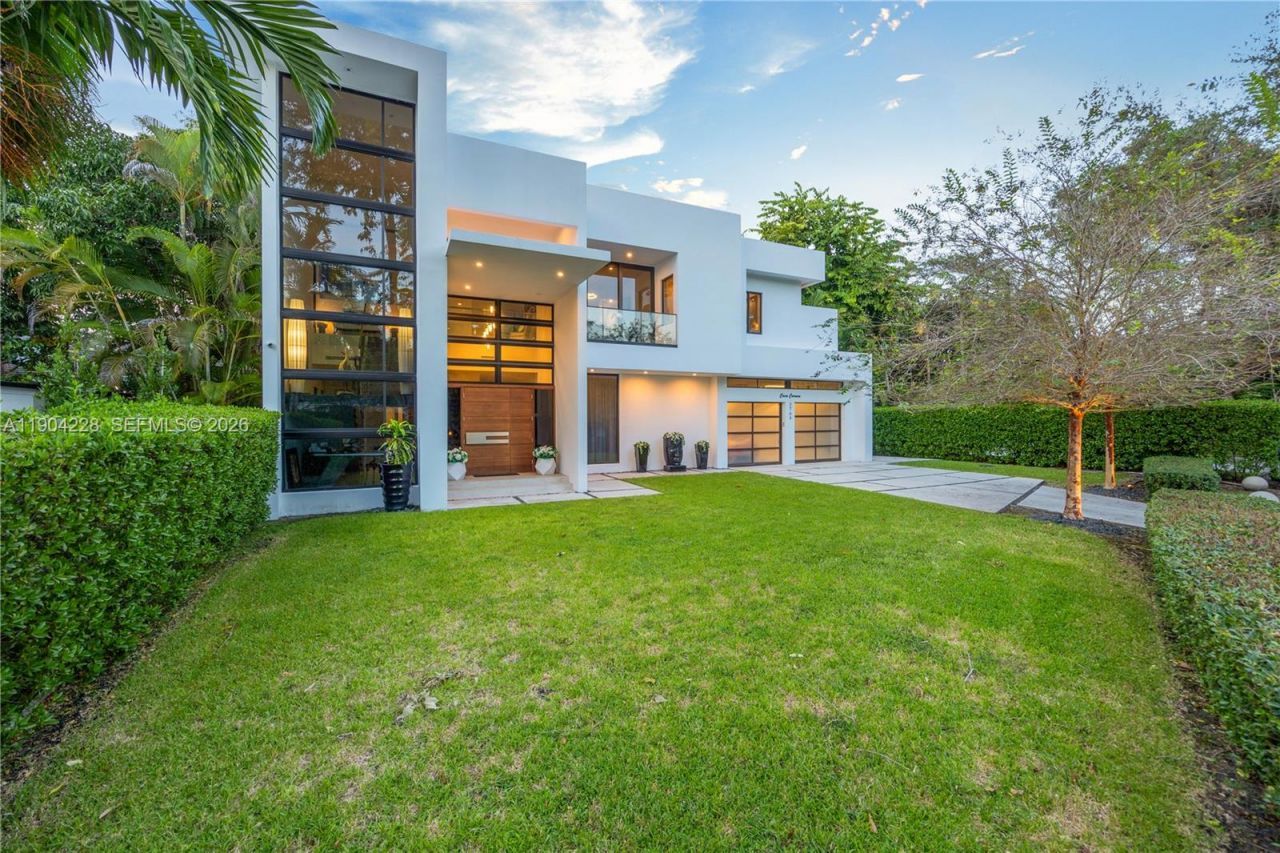 3764 Carmen Ct, Miami, FL 33133 Photo